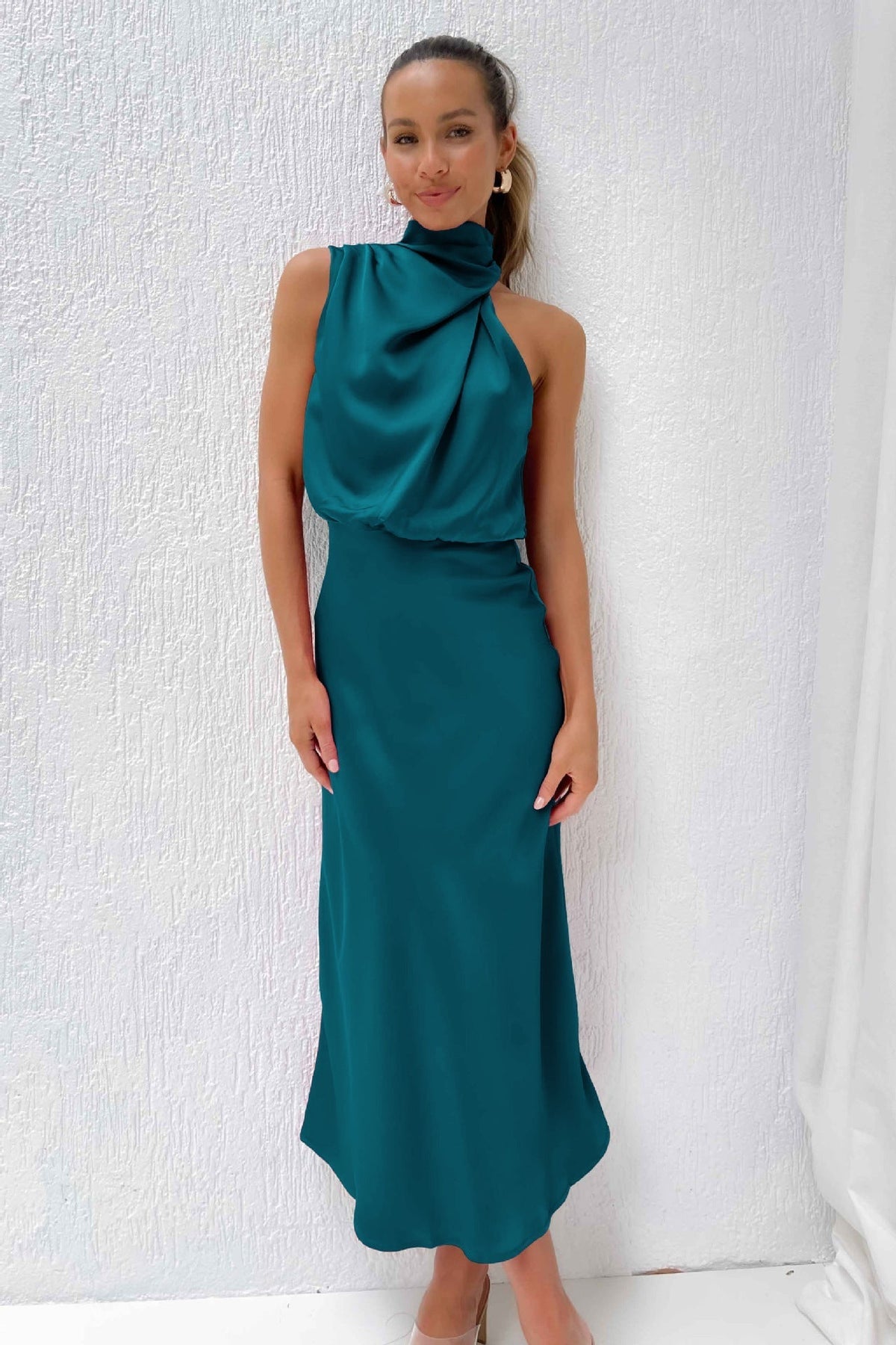 Benthe™ | Lyxig Midiklänning med Off-Shoulder-design
