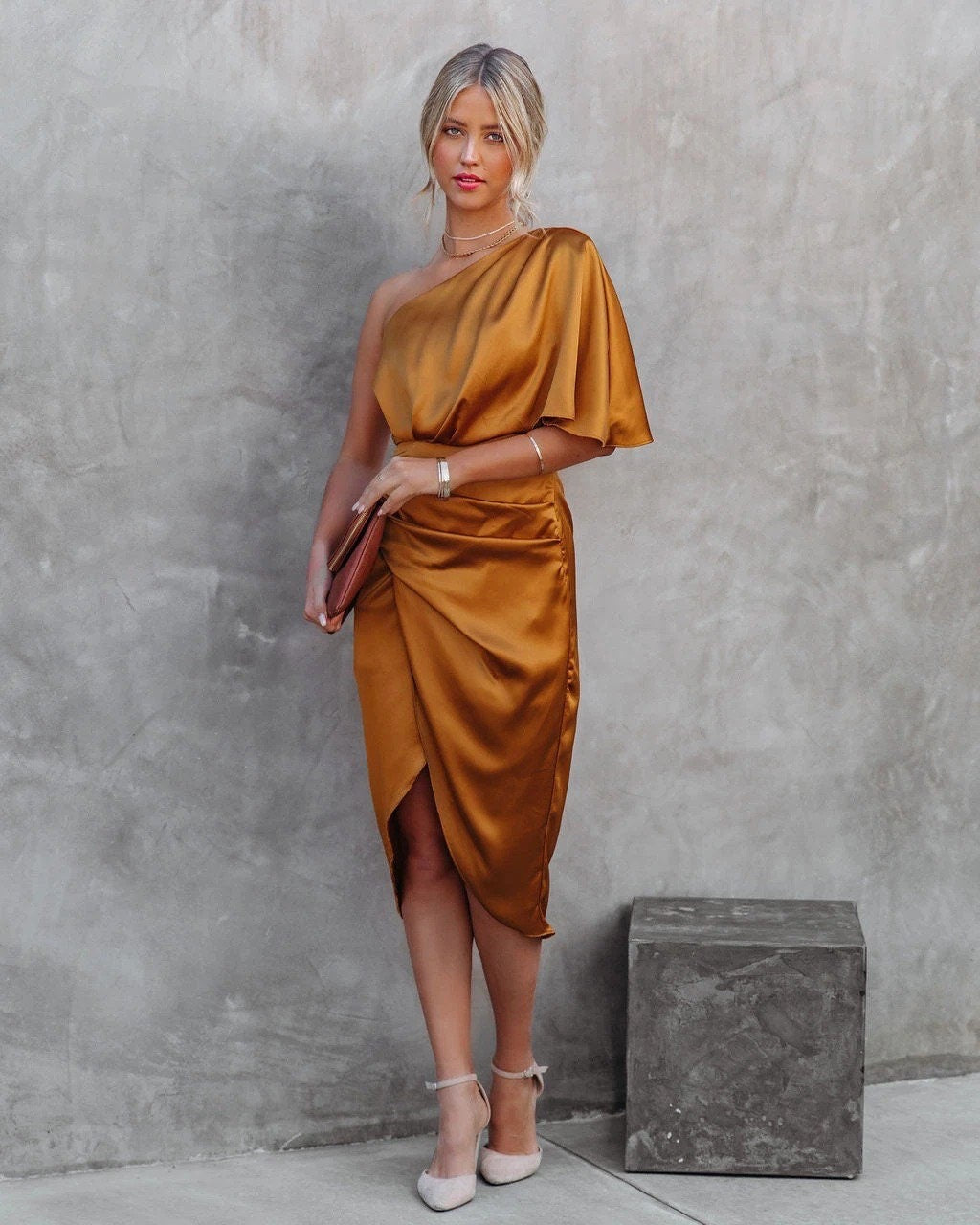 Maelle™ | Elegant Satinklänning med Stil & Komfort