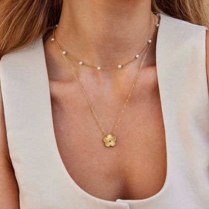 Nura Halsband med Pärlor – Tidlös Elegans & Förtrollande Detaljer